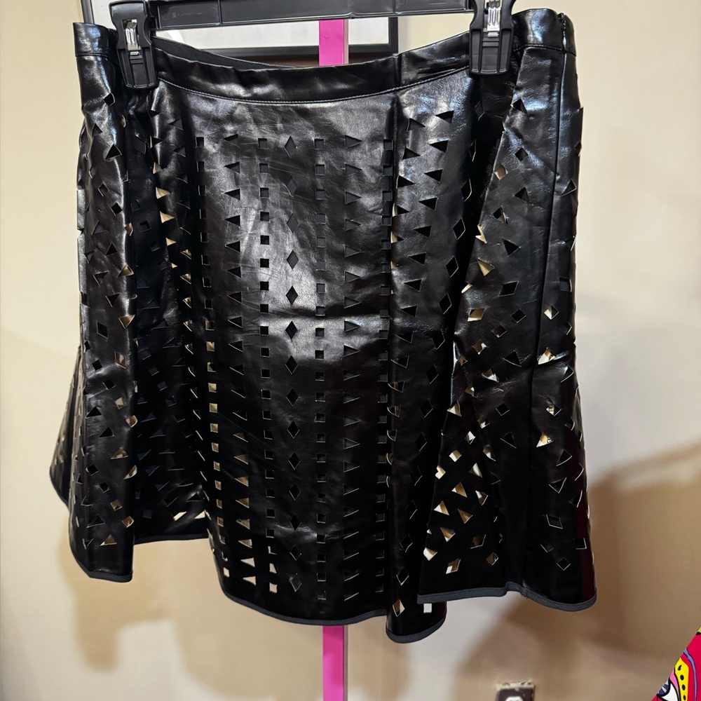 English Rose Black A-Line Mini Skirt